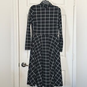 H&M Black and White Checkered Long Sleeve Dress